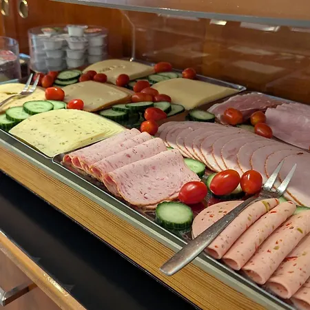 City Hotel Stuttgart-Centre 3*