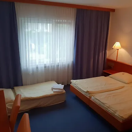 City Hotel Stuttgart Hotel 3*