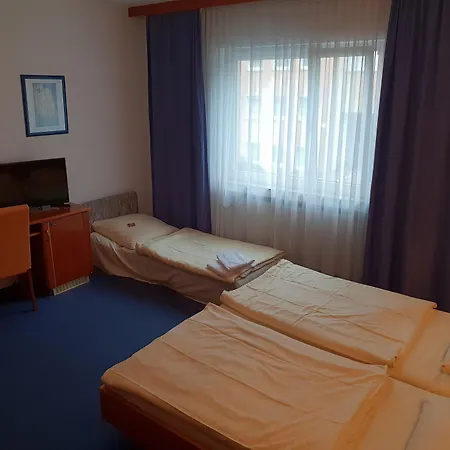 City Hotel Stuttgart מלון 3*